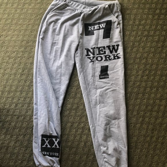 NEW YORK THEMED JOGGERS - Picture 1 of 4